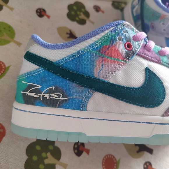 Nike Futura Laboratories x Dunk SB Low Bleached Aqua Sneakers - Picture 4 of 7